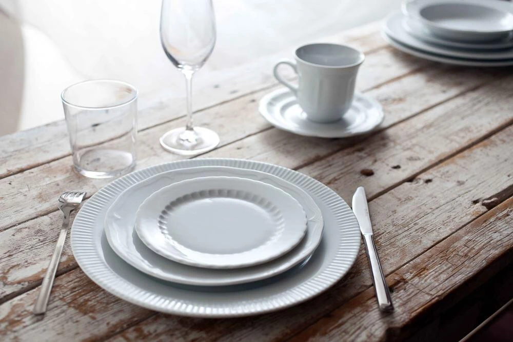 Pillivuyt Teller Flach Eclectique Bordeaux In Weiß 2 Pillivuyt Teller Flach Eclectique Bordeaux In Weiß – Bild 2