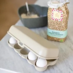 Koziol Eierbox In Sand -Le Creuset shop 7179 EGGS TO GO 700 7643 HERZ 4 1