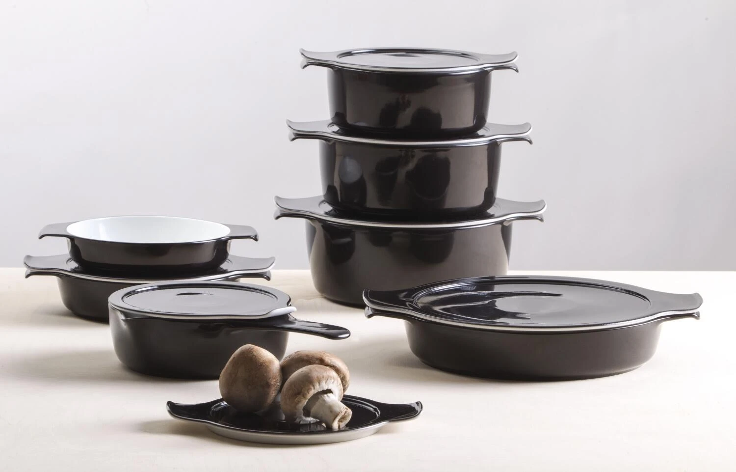 Eschenbach Kasserolle Mit Deckel Cook & Serve In Schwarz 8 Eschenbach Kasserolle Mit Deckel Cook & Serve In Schwarz – Bild 8