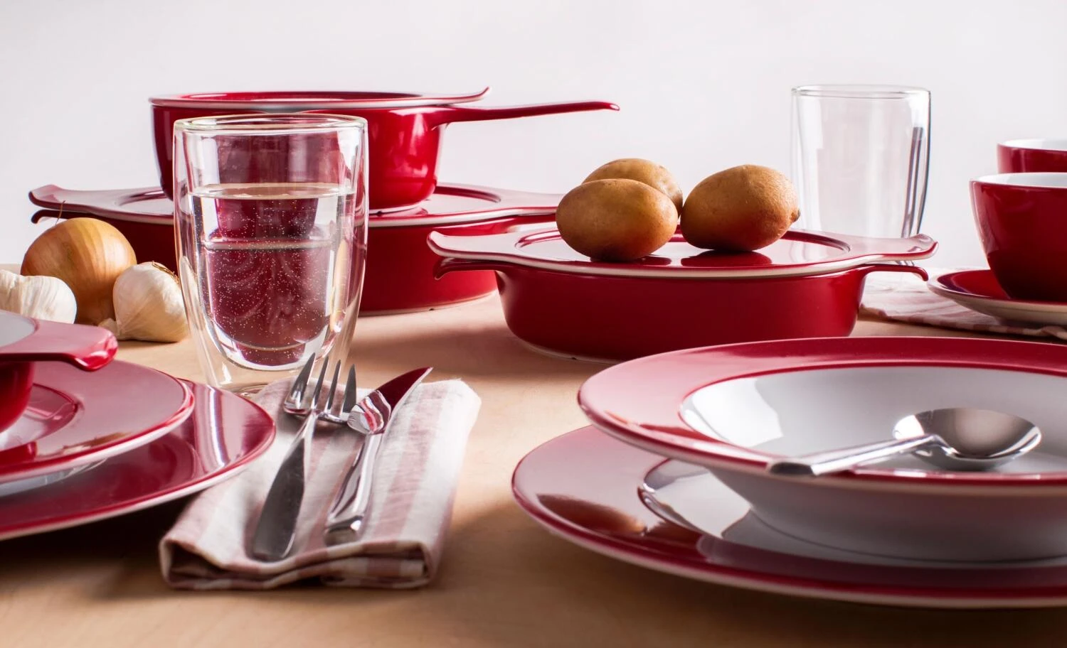 Eschenbach Kasserolle Mit Deckel Cook & Serve In Kirsche 4 Eschenbach Kasserolle Mit Deckel Cook & Serve In Kirsche – Bild 4