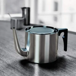 Stelton Teekanne AJ 1,25 L -Le Creuset shop LS 04 2 ashx l